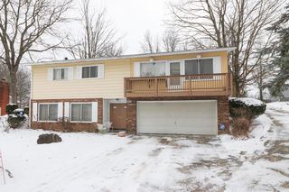 1674 Honeysuckle Drive, Mansfield, OH 44905