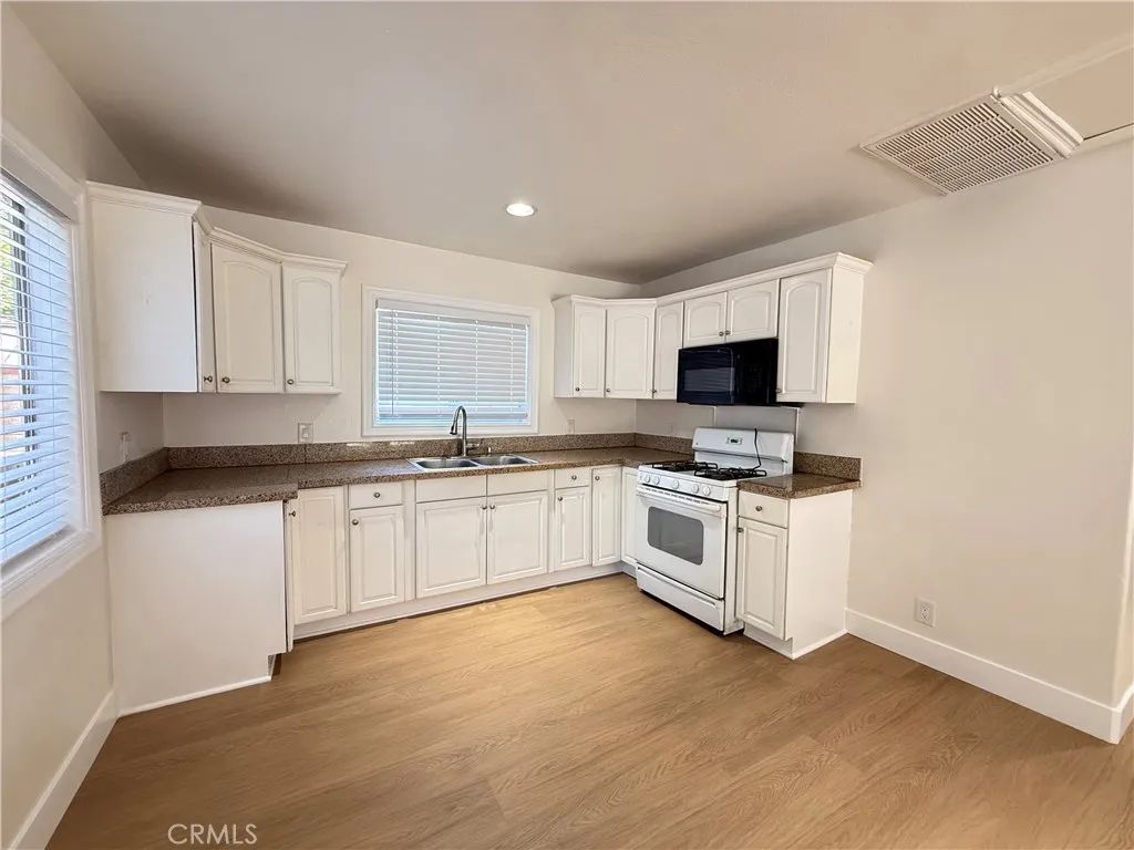 10556 El Dorado Avenue, Pacoima, CA 91331