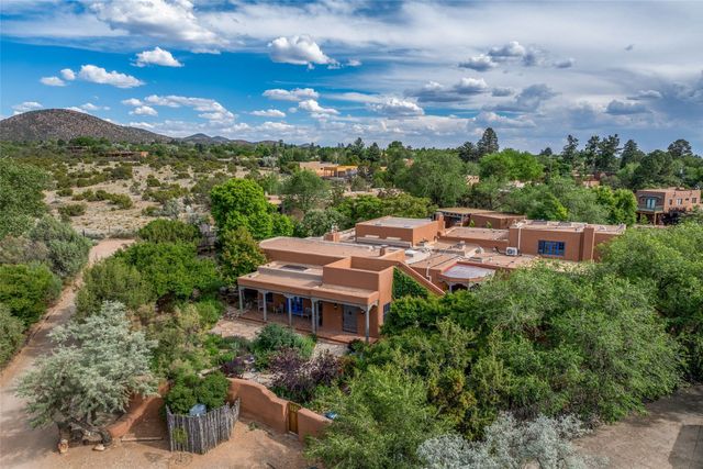 820 Camino Atalaya, Santa Fe, NM 87505