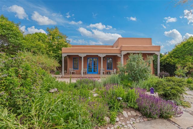 820 Camino Atalaya, Santa Fe, NM 87505