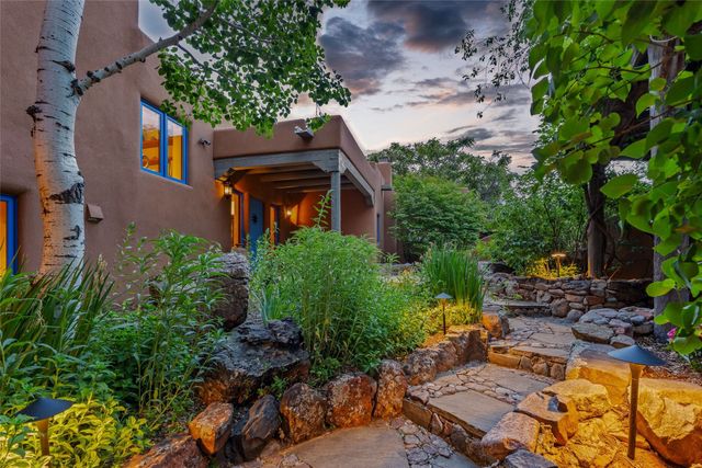 820 Camino Atalaya, Santa Fe, NM 87505