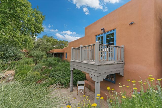820 Camino Atalaya, Santa Fe, NM 87505