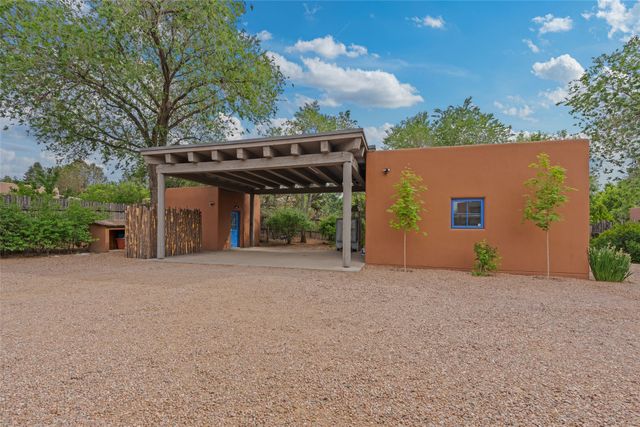 820 Camino Atalaya, Santa Fe, NM 87505