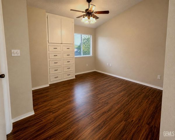9001 Coulter Court, Bakersfield, CA 93311