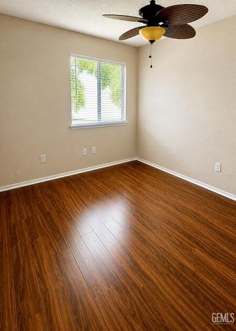 9001 Coulter Court, Bakersfield, CA 93311