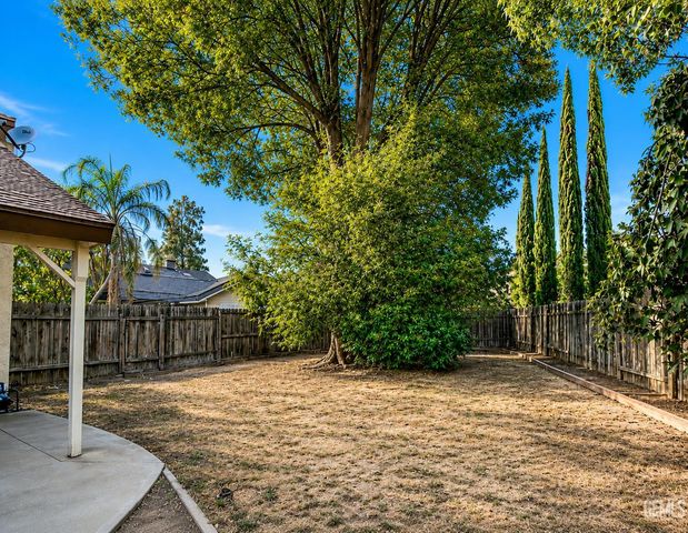 9001 Coulter Court, Bakersfield, CA 93311