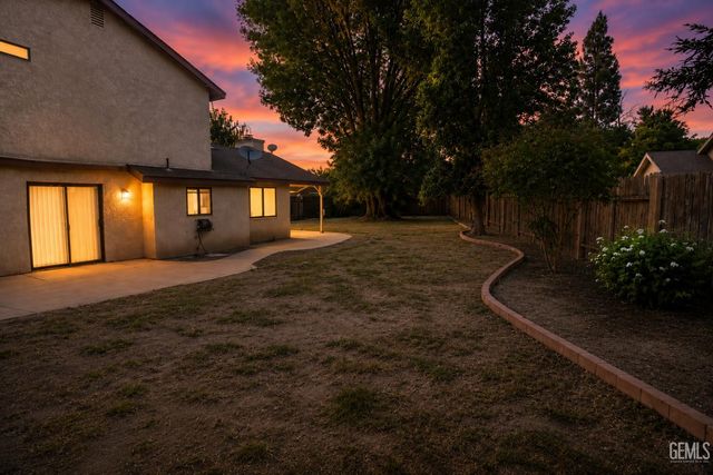 9001 Coulter Court, Bakersfield, CA 93311