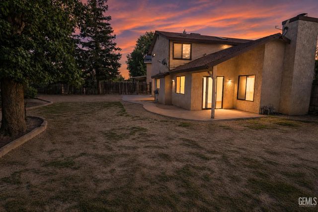 9001 Coulter Court, Bakersfield, CA 93311