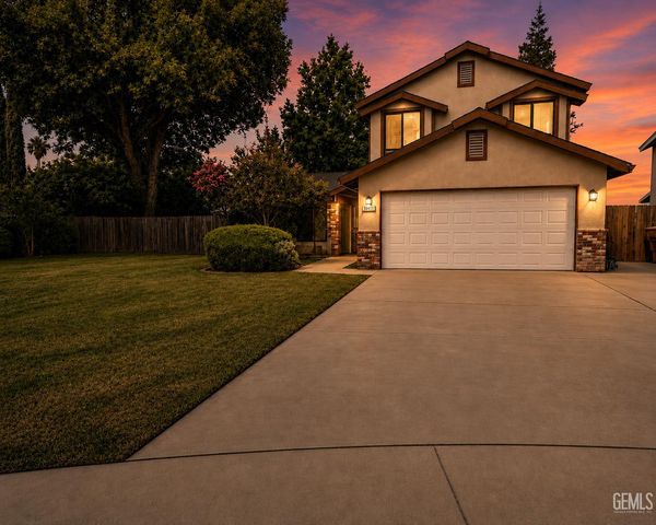 9001 Coulter Court, Bakersfield, CA 93311