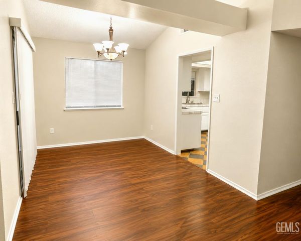 9001 Coulter Court, Bakersfield, CA 93311