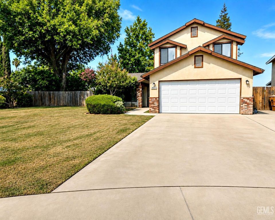 9001 Coulter Court, Bakersfield, CA 93311