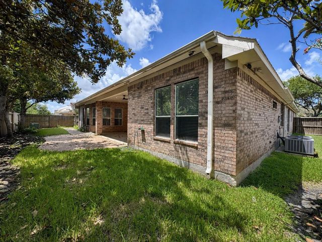 3301 Elm Creek Drive, League City, TX 77573