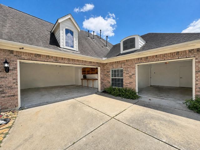 3301 Elm Creek Drive, League City, TX 77573