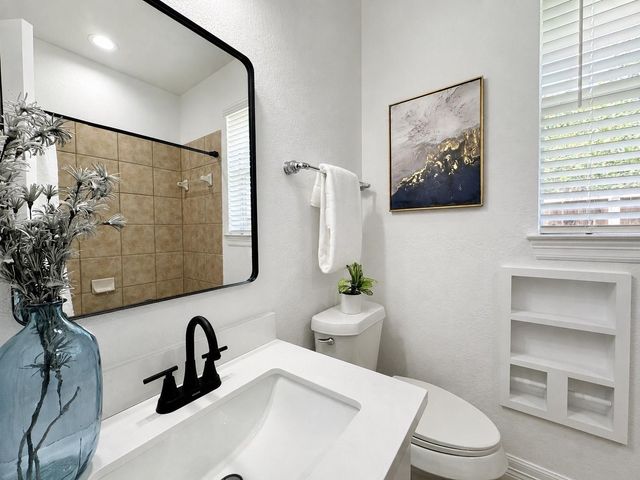 3301 Elm Creek Drive, League City, TX 77573