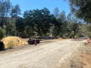 3353 Wolf Creek Road, Clearlake Oaks, CA 95423