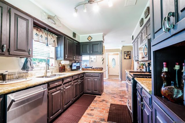 22871 Brittney Renee Dr, Zachary, LA 70791