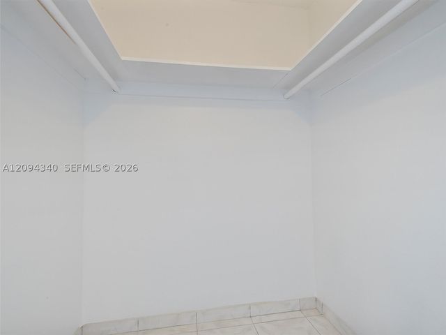400 Kings Point Dr 523, Sunny Isles Beach, FL 33160