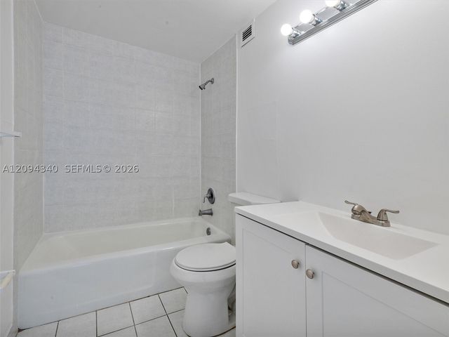 400 Kings Point Dr 523, Sunny Isles Beach, FL 33160