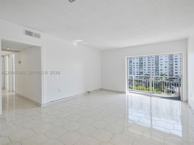 400 Kings Point Dr 523, Sunny Isles Beach, FL 33160