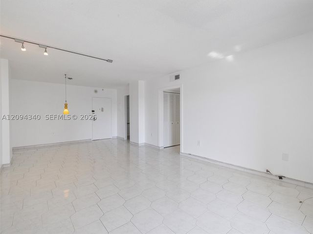 400 Kings Point Dr 523, Sunny Isles Beach, FL 33160