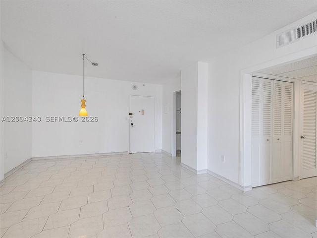 400 Kings Point Dr 523, Sunny Isles Beach, FL 33160