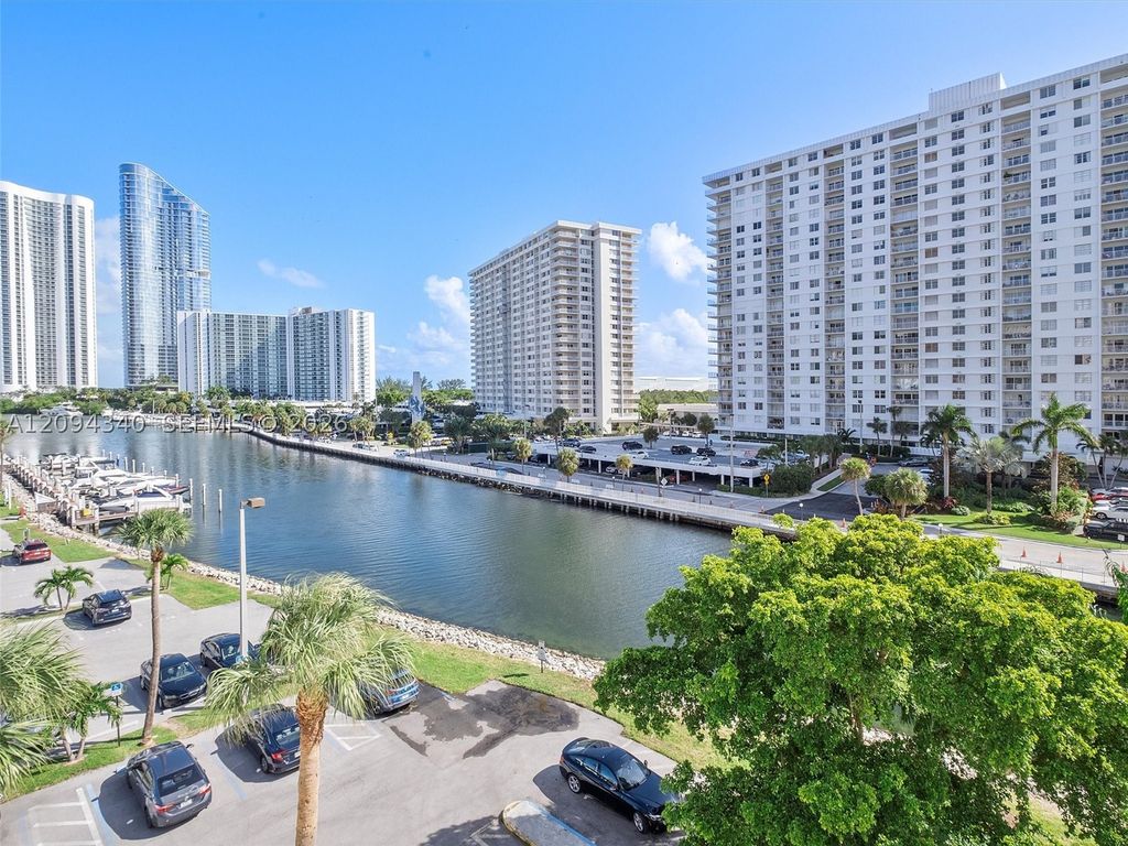 400 Kings Point Dr 523, Sunny Isles Beach, FL 33160