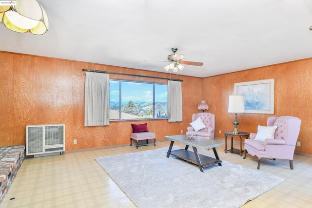 2266 Harborview Dr, San Leandro, CA 94577