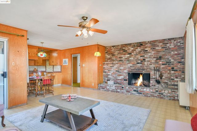 2266 Harborview Dr, San Leandro, CA 94577