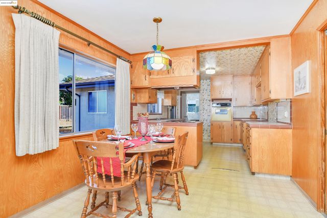 2266 Harborview Dr, San Leandro, CA 94577