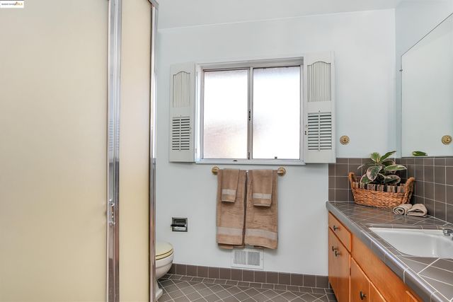 2266 Harborview Dr, San Leandro, CA 94577