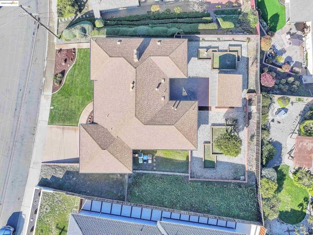 2266 Harborview Dr, San Leandro, CA 94577