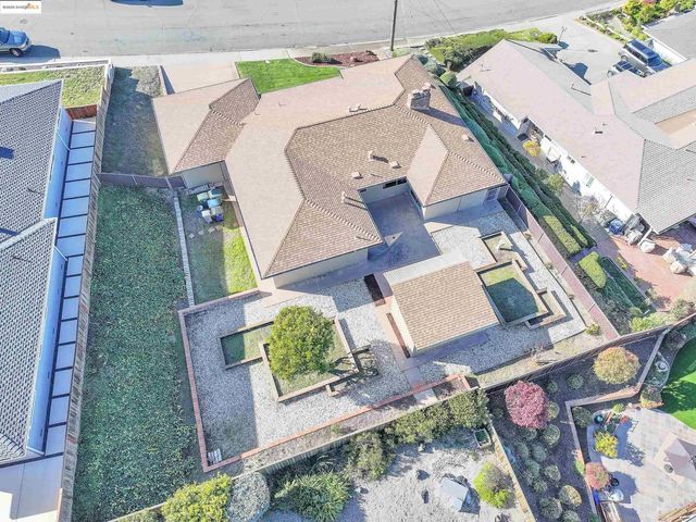 2266 Harborview Dr, San Leandro, CA 94577