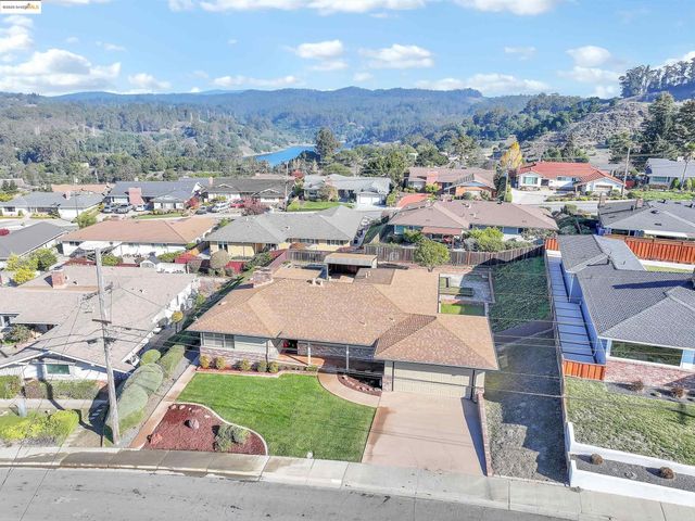 2266 Harborview Dr, San Leandro, CA 94577