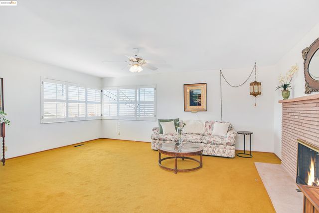 2266 Harborview Dr, San Leandro, CA 94577