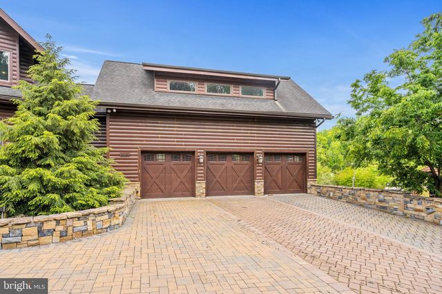 11501 POPES HEAD RD, Fairfax, VA 22030