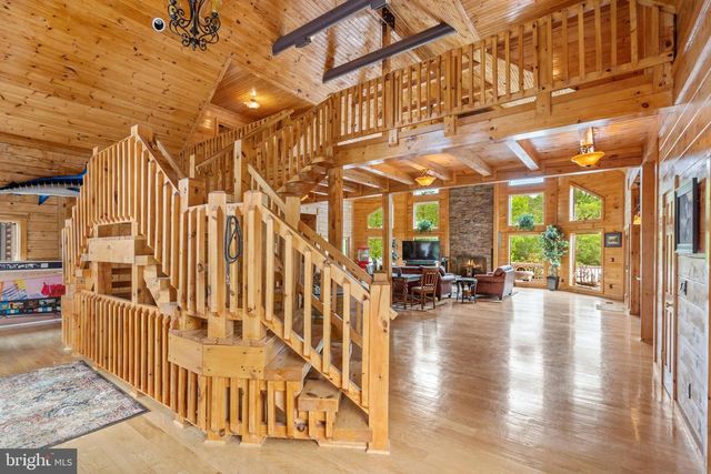 11501 POPES HEAD RD, Fairfax, VA 22030