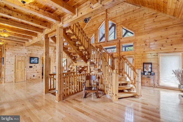 11501 POPES HEAD RD, Fairfax, VA 22030