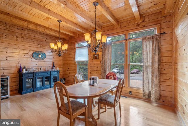 11501 POPES HEAD RD, Fairfax, VA 22030