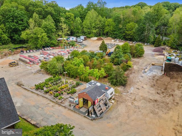 11501 POPES HEAD RD, Fairfax, VA 22030