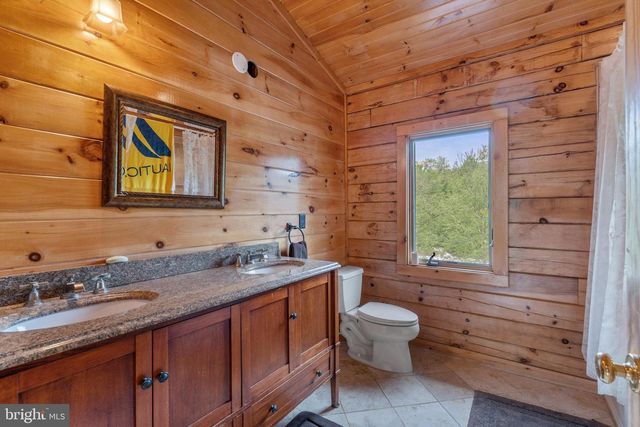 11501 POPES HEAD RD, Fairfax, VA 22030