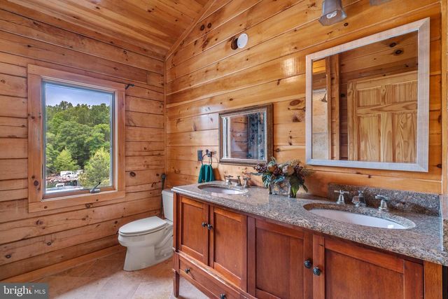 11501 POPES HEAD RD, Fairfax, VA 22030