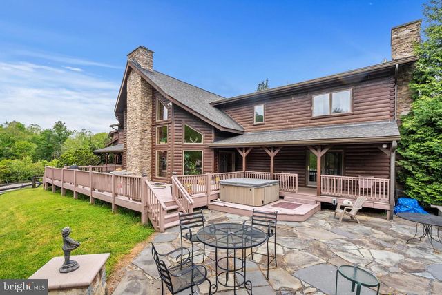 11501 POPES HEAD RD, Fairfax, VA 22030