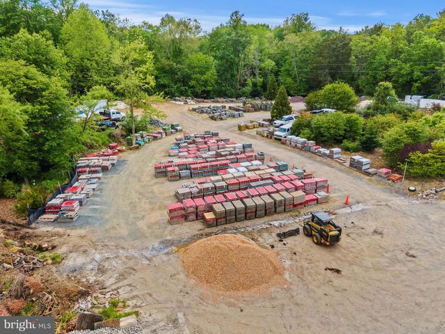 11501 POPES HEAD RD, Fairfax, VA 22030