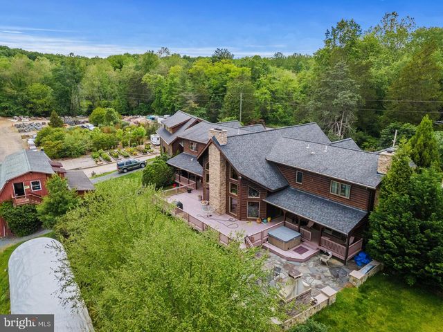 11501 POPES HEAD RD, Fairfax, VA 22030