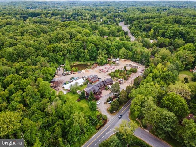 11501 POPES HEAD RD, Fairfax, VA 22030