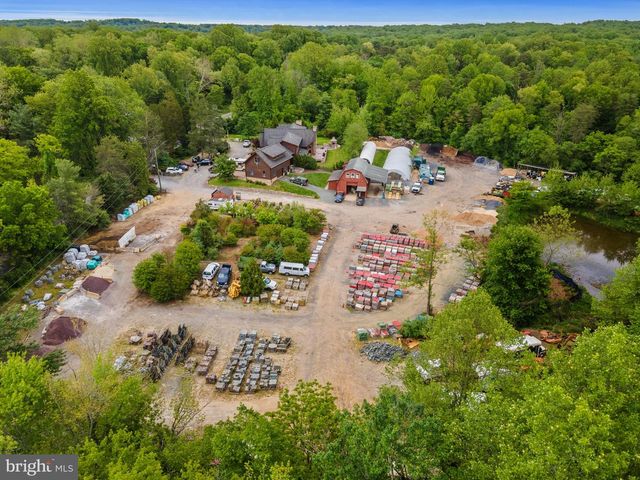 11501 POPES HEAD RD, Fairfax, VA 22030