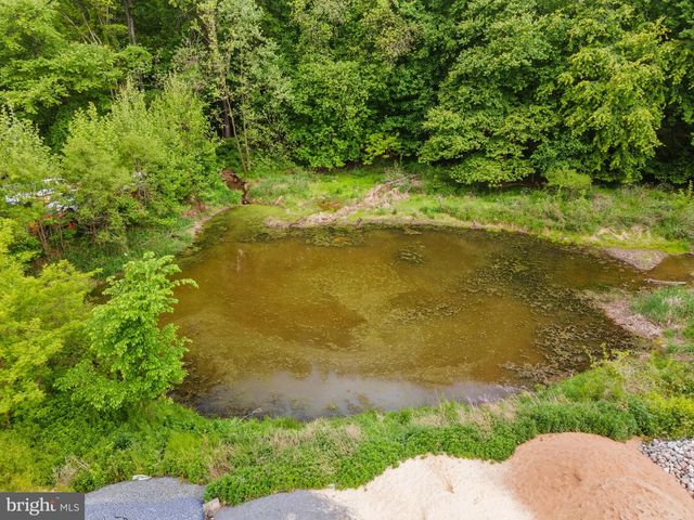 11501 POPES HEAD RD, Fairfax, VA 22030