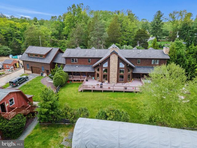 11501 POPES HEAD RD, Fairfax, VA 22030