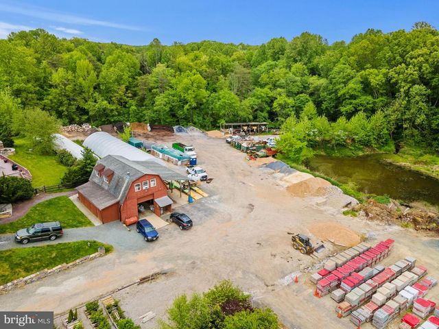 11501 POPES HEAD RD, Fairfax, VA 22030