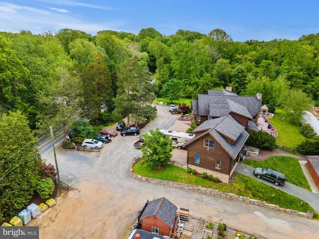 11501 POPES HEAD RD, Fairfax, VA 22030